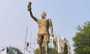 Άγαλμα 22 μέτρων του Λιονέλ Μέσι στην Ινδία