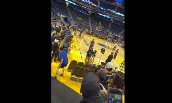 Τι έβαλε πάλι! Η στιγμή που ο Στεφ Κάρι ευστοχεί από την άλλη άκρη του γηπέδου - Βίντεο