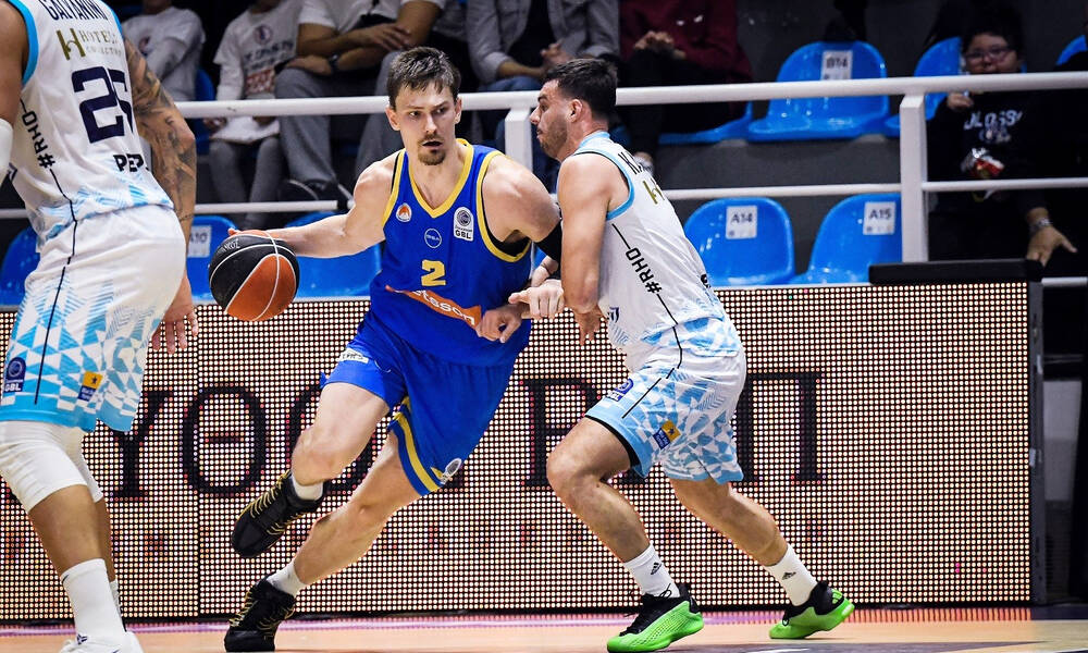 Βαν Τούμπεργκεν: «Να κάνουμε το παιχνίδι μας με τον Ολυμπιακό»