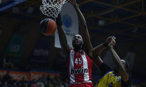 GBL: Ο Ολυμπιακός διέλυσε το Περιστέρι πριν από τη «διαβολοβδομάδα» με... σερβιτόρο Ουόκαπ