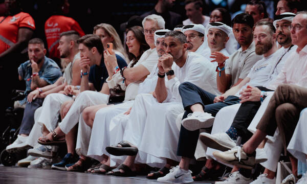 Κεκλεισμένων των θυρών το Ντουμπάι - Μακάμπι