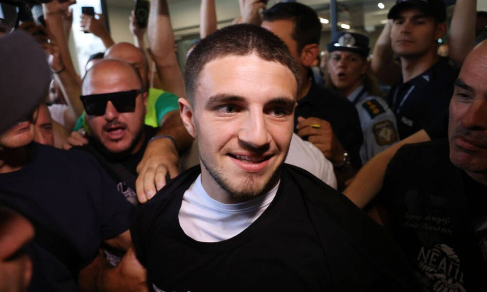 Ζαφείρης: «Τιμή μου να φοράω τα ερυθρόλευκα - Μόνο επιτυχίες στο μέλλον»