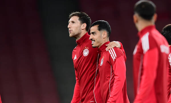 Ολυμπιακός: Ο Ρέτσος μαθαίνει τον Τσικίνιο να παραγγέλνει φρεντάκι στα ελληνικά