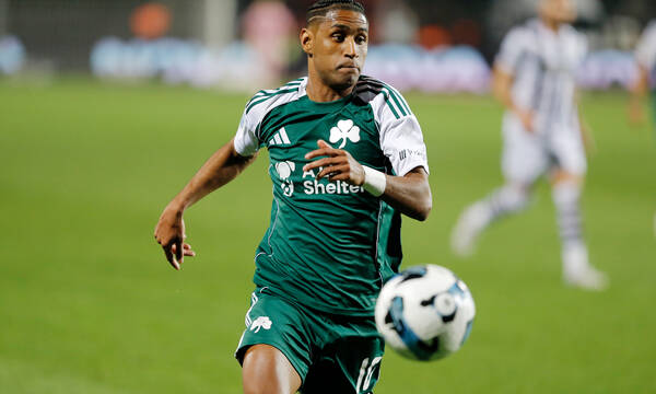 «Φωτιά» στα σενάρια έβαλε ο Τετέ: Φωτογραφήθηκε με φανέλα της Γκρέμιο 