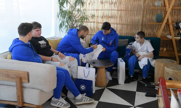 Τζόλης, Τετέι, Ρότα και Χατζηδιάκος έκαναν έκπληξη σε τρία παιδιά από το Make-A-Wish Ελλάδος (vid)