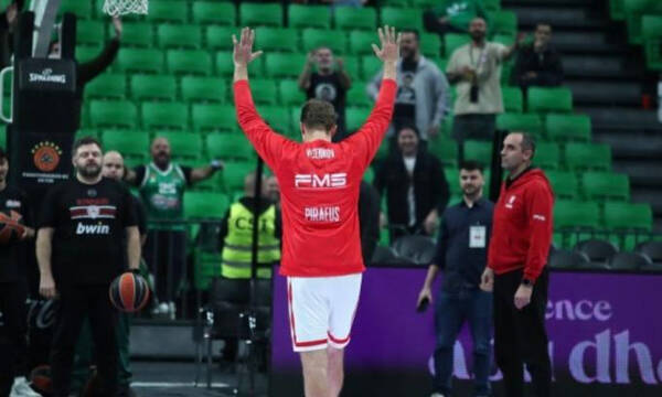  Παναθηναϊκός AKTOR - Ολυμπιακός: Επικό τρολάρισμα σε Βεζένκοφ στη γραμμή των βολών 