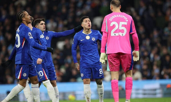 Premier League: Μάντσεστερ Σίτι και Λίβερπουλ έκαναν την Άρσεναλ να χαμογελά