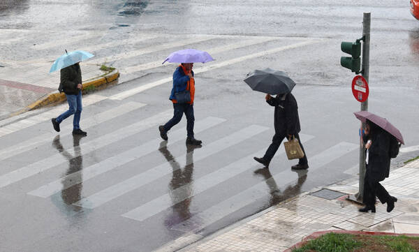 Καιρός: Δύσκολο 48ωρο με καταιγίδες, χιόνια και αφρικανική σκόνη - «Καμπανάκι» για 5 περιοχές