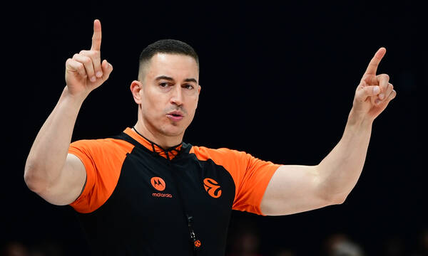 Euroleague: Επεισόδια στο Βελιγράδι - Οπαδοί του Ερυθρού Αστέρα επιτέθηκαν στους διαιτητές