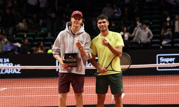 Ο Αλκαράθ νίκησε τον Σίνερ σε αγώνα επίδειξης στη Νότια Κορέα