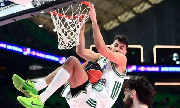  Η «πτήση» του Σαμοντούρφ τον έστειλε στην κορυφή (vid)