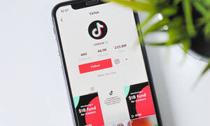 TikTok: Θα βάλει νέο φίλτρο για να εντοπίζει χρήστες κάτω των 13 ετών στην ΕΕ