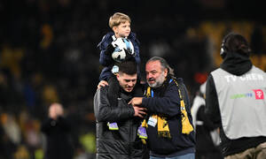 AEK – Παναθηναϊκός: Το standing ovation στον Γιόβιτς κι η αγκαλιά με τον Ηλιόπουλο (βίντεο)