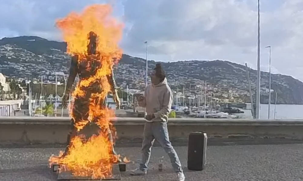 Κριστιάνο Ρονάλντο: Συναγερμός στην Πορτογαλία! Νεαρός έβαλε φωτιά στο άγαλμα του «CR7» (βίντεο)