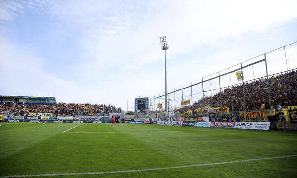 Super League: «Πρέπει» για Ολυμπιακό, δύσκολη έξοδος για ΑΕΚ 