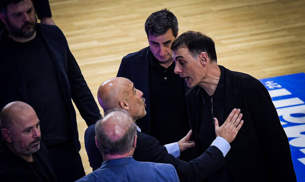 Τα έβαλε με όλους και με όλα ο Μπαρτζώκας 