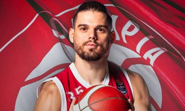 Αρμάνι Μιλάνο: Παρελθόν ο Τοτέ