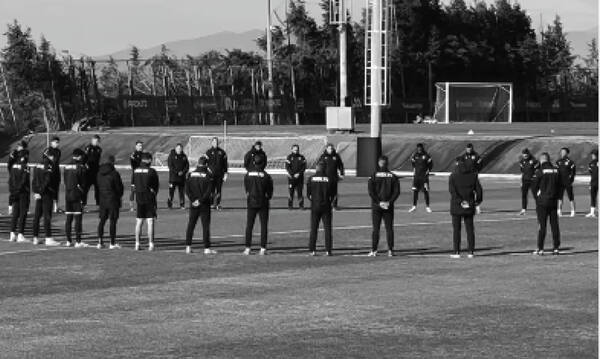 Βουβό πένθος στον ΠΑΟΚ - Ενός λεπτού σιγή για τα θύματα της τραγωδίας πριν την προπόνηση 