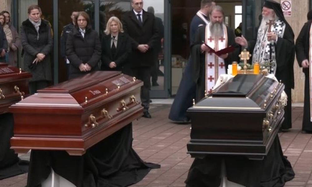 Θλίψη και συγκίνηση για τα θύματα του τροχαίου του ΠΑΟΚ: Τρισάγιο στο αεροδρόμιο πριν επιστρέψουν