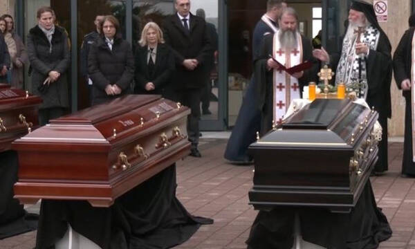 Θλίψη και συγκίνηση για τα θύματα του τροχαίου του ΠΑΟΚ: Τρισάγιο στο αεροδρόμιο πριν επιστρέψουν