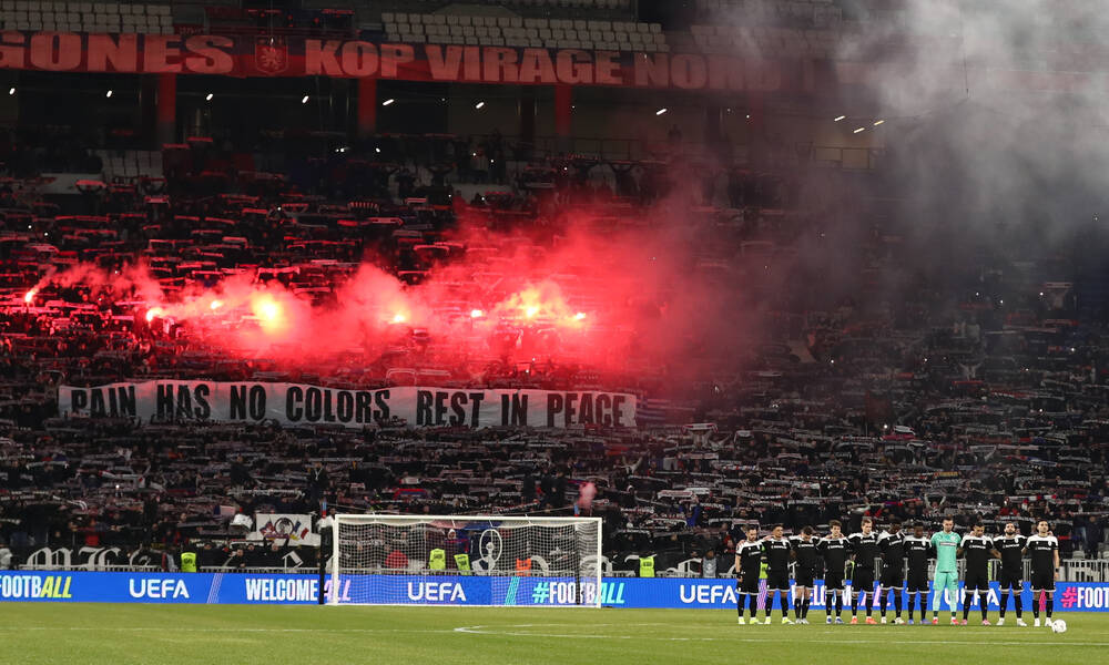 Λιόν – ΠΑΟΚ: Ούτε «ανάσα» δεν ακούστηκε στο ενός λεπτού σιγή | «Ο πόνος δεν έχει χρώμα...»