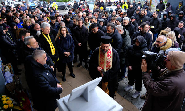 Άλκης Καμπανός: Τρισάγιο στη μνήμη του - Το μήνυμα της μητέρας του - «Παρών» και ο Σιάο