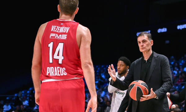 Ολυμπιακός: «Δεν παίρνω εγώ τις αποφάσεις, οι παίκτες τις παίρνουν» - Οι δηλώσεις του Μπαρτζώκα