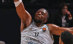 Καμπενγκέλε: «Ήταν ωραίο που είδα τους φίλους του Ολυμπιακού στεναχωρημένους»