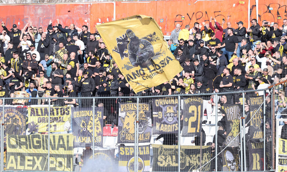 Πανσερραϊκός – ΑΕΚ: Δυναμική παρουσία των «κιτρινόμαυρων» οπαδών στις Σέρρες