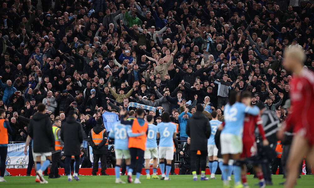 Premier League: «Απόδραση» από το «Άνφιλντ» στις καθυστερήσεις για την Μάντσεστερ Σίτι