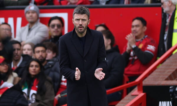 Έσωσε τον βαθμό η Μάντσεστερ Γιουνάιτεντ, αλλά δεν έστειλε για... κούρεμα τον Φρανκ Ίλετ