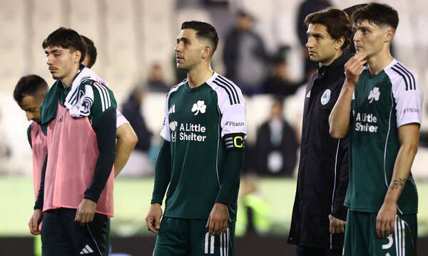 Παναθηναϊκός: Αμίλητοι οι παίκτες μπροστά στη Θύρα 13, άκουγαν τις αποδοκιμασίες - Βίντεο