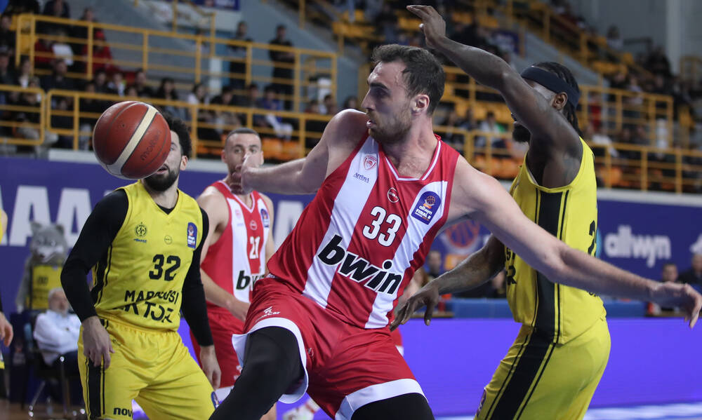 Σοκ στον Ολυμπιακό: Κάταγμα στον δεξιό αντίχειρα ο Νίκολα Μιλουτίνοφ