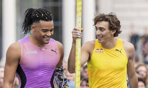 Το επικό σχόλιο Καραλή σε Ντουπλάντις για να… παρατήσει τα άλματα για ένα χρόνο λόγω τραγουδιού!