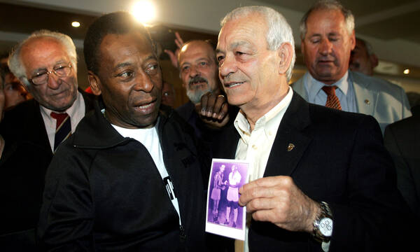 Θρήνος στον Ολυμπιακό: Πέθανε ο Σωτήρης Γκαβέζος, μέλος της ομάδας που νίκησε τη Σάντος του Πελέ