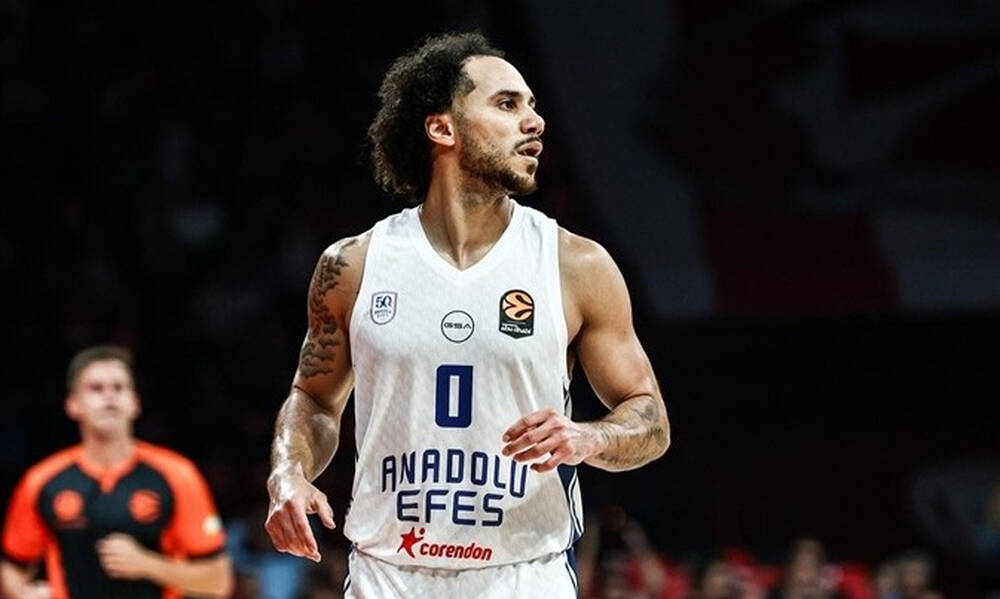 Απίστευτο ξέσπασμα Λάρκιν: «Τώρα έχετε δύο κλόουν που χρησιμοποιούν το όνομά μου για για clickbait»