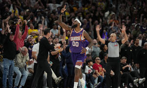 NBA: «Έκαψαν» τους Λέικερς οι Σανς με επική ανατροπή - Τα αποτελέσματα και τα highlights