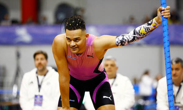 Εμμανουήλ Καραλής: Παγκόσμια «υπόκλιση» για το εκπληκτικό άλμα του!