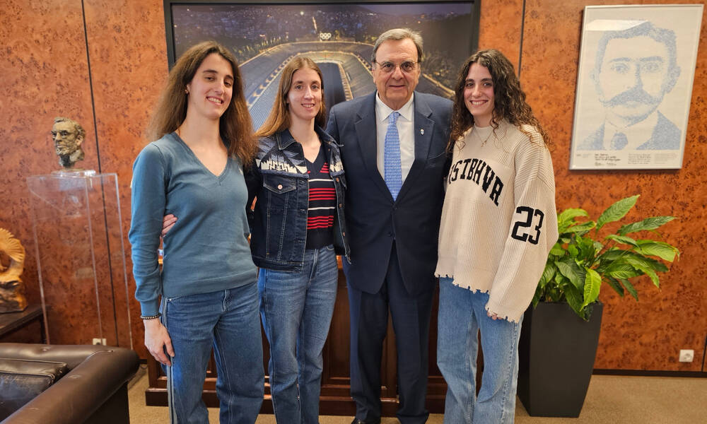 Καλλιτεχνική κολύμβηση: Στην Ελλάδα και πάλι οι αδερφές Αλεξανδρή - Συνάντηση με Κούβελο