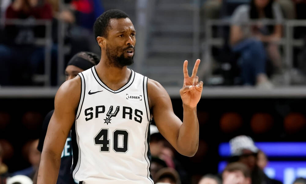 Απίστευτο: Ο Μπαρνς των Σπερς τραυματίστηκε στον ύπνο του – Μετρούσε σερί 364 αγώνων!