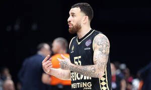 Δημόσια συγγνώμη του Μάικ Τζέιμς στον Έλι Οκόμπο