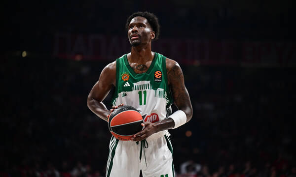 Χέιζ - Ντέιβις: «Δεν μου επιτράπηκε να κάνω την ρουτίνα μου από τον Ολυμπιακό»