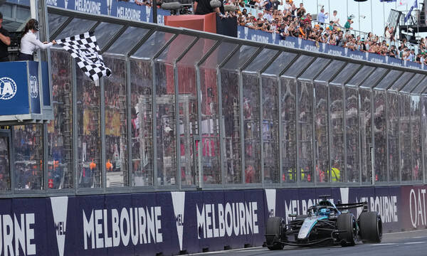 Formula 1: Θρίαμβος της Mercedes, έκανε το «1-2» στη Μελβούρνη!
