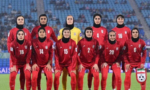 Αγωνία για τη γυναικεία ομάδα ποδοσφαίρου του Ιράν: Κινδυνεύουν με εκτέλεση αν επιστρέψουν