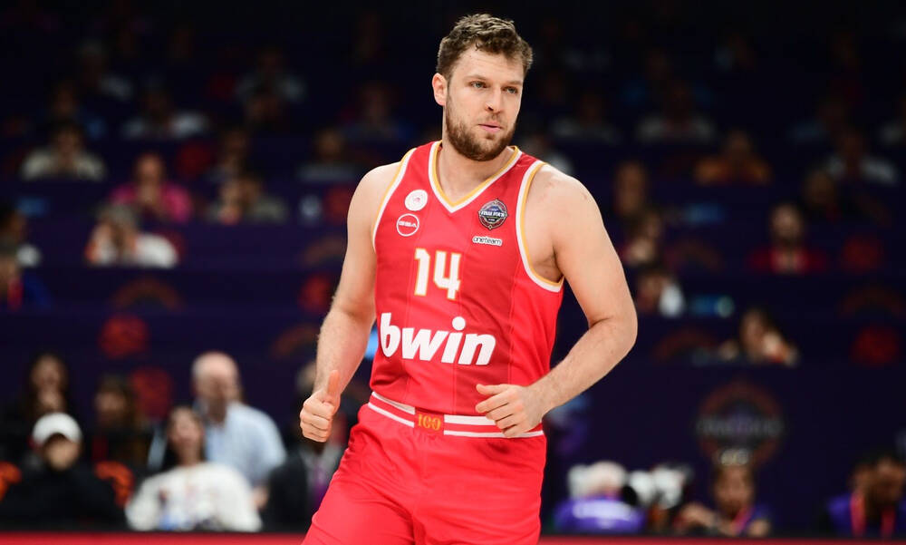 Ολυμπιακός: Χωρίς Ουόκαπ και Λαρεντζάκη στο Παρίσι, επιστρέφει ο Βεζένκοφ