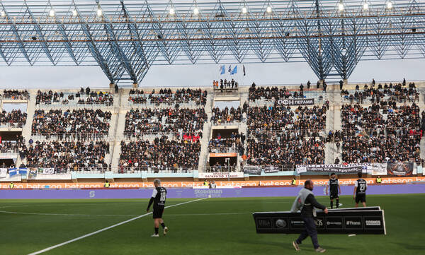 ΟΦΗ - Ολυμπιακός: Συγκινητικό «ασπρόμαυρο» πανό για τον αδικοχαμένο οπαδό του ΠΑΟΚ