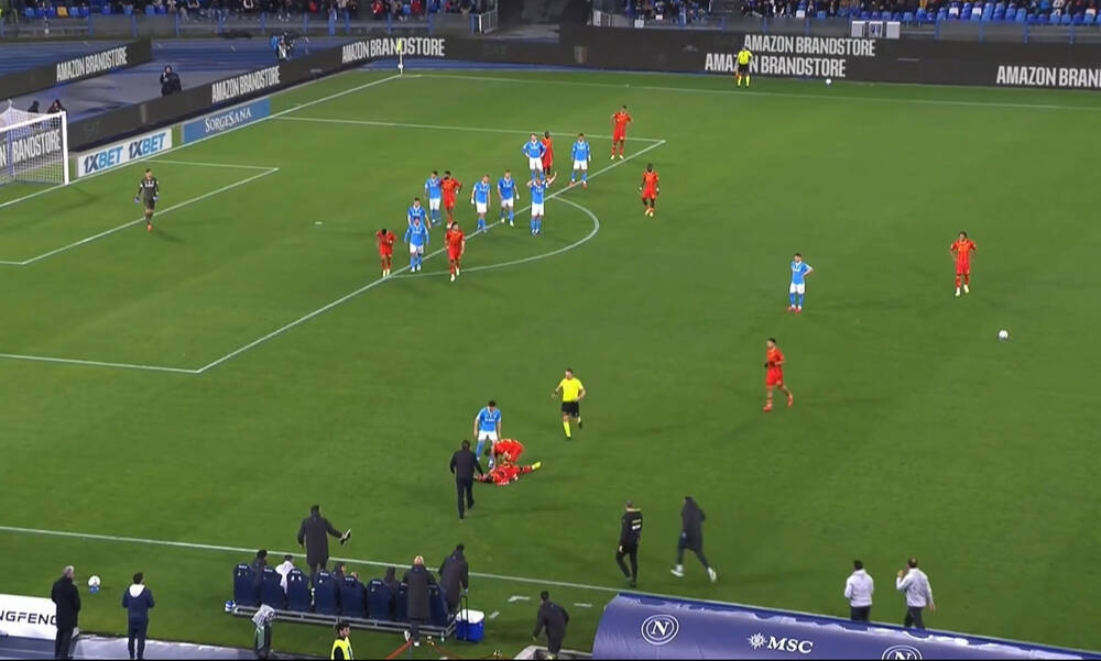 Ιταλία: Χαμός στο Νάπολι-Λέτσε - Κατέρρευσε ο Μπαντά και αποχώρησε με ασθενοφόρο