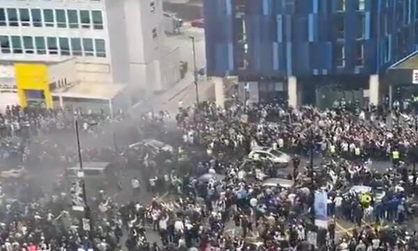 Αγγλία: Άγρια επεισόδια πριν το Νιούκαστλ-Σάντερλαντ, σε κρίσιμη κατάσταση ένας οπαδός (vid)