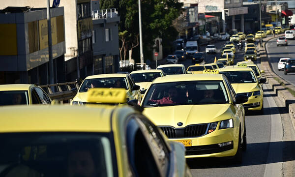 «Χειρόφρενο» στα ταξί όλης της χώρας: 24ωρη απεργία και πορεία προς τη Βουλή τη Δευτέρα