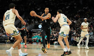 NBA: Ο Γουεμπανιάμα έβαλε οριστικό τέλος στη σεζόν των Μπακς – Όλα τα αποτελέσματα (29/03)